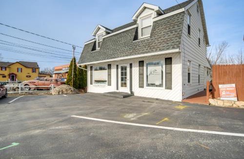 Erie Apartment | Cozy and Convenient Erie Apartment 3 Mi to Beach!