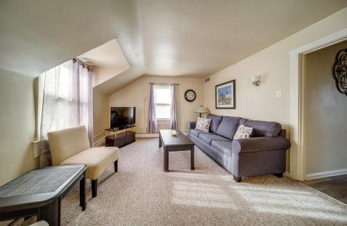 Erie Apartment | Cozy and Convenient Erie Apartment 3 Mi to Beach!
