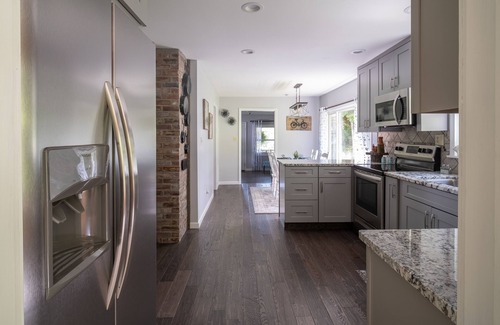 Brevard House | Cozy and Convenient Mountainside Retreat
