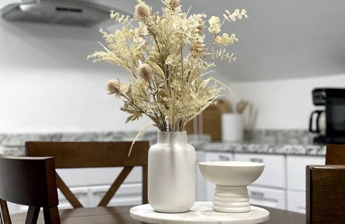 Smith Hill Apartment | Cozy and Elegant Apartment