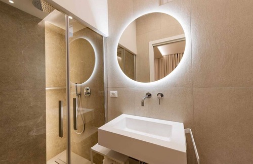 Chieti House | Cozy and elegant facility with great connections!