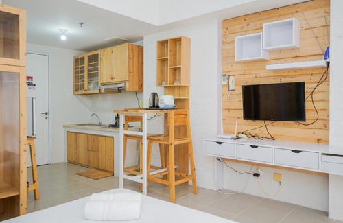 Ciputat Apartment | Cozy and Minimalist Studio Altiz Bintaro Plaza Apartment By Travelio