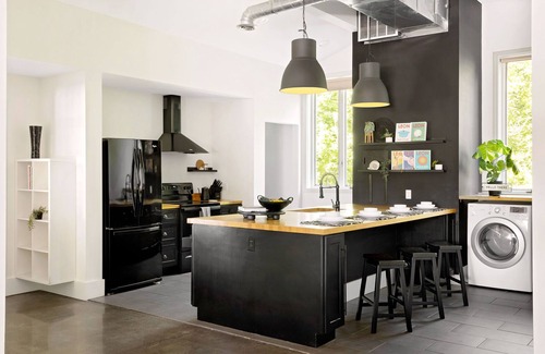 Augusta House | Cozy and Modern Augusta Hideaway Near Wineries and Katy Trail