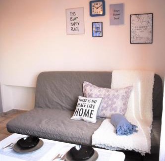 Komotini Apartment | Cozy and Modern
