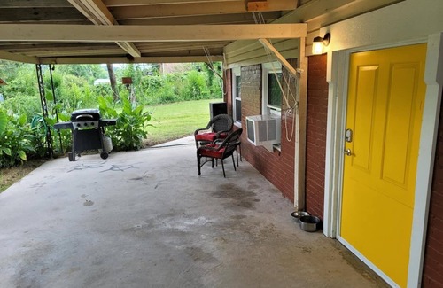 Wetumpka Apartment | Cozy and Pet Friendly Corner in Wetumpka