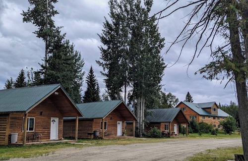 Regional District of Fraser-Fort George Cabin | Cozy and Relaxing Getaway Cabin #10n