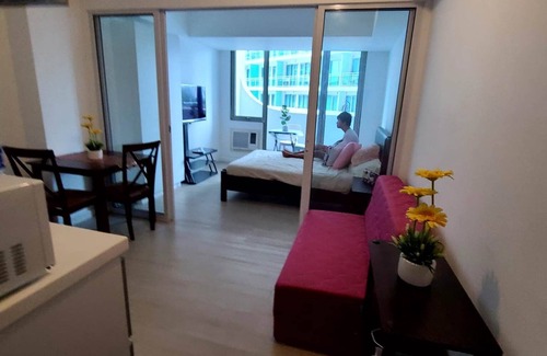 Pasay Resort | Cozy and Relaxing Staycation - 3 minutes walk to Beach pool