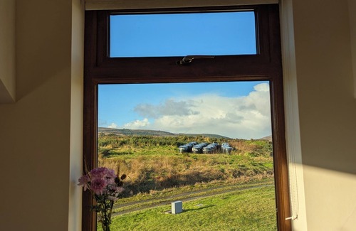 Inishowen House | Cozy and Social Getaway for Couples, Solo Travelers, and Remote Workers