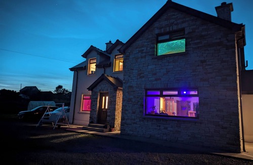 Inishowen House | Cozy and Social Getaway for Couples, Solo Travelers, and Remote Workers