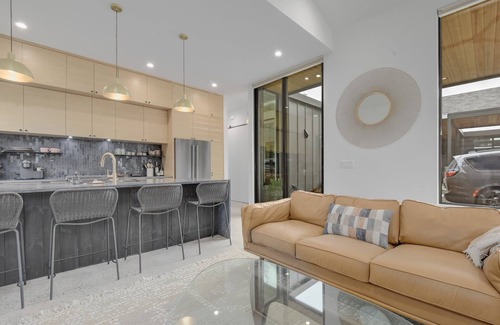 Chestnut House | Cozy and Spacious 2BD 2BR Sanctuary