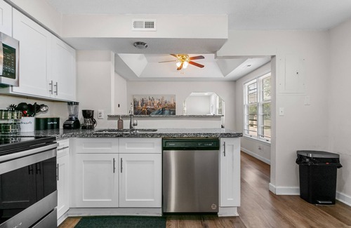 Rosedale House | Cozy and Spacious 4BR Close to KU|Westport|Plaza