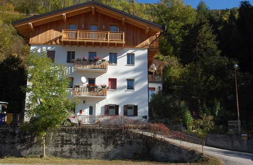 Alleghe Apartment | COZY AND SPACIOUS ALPINE ATTIC ROOM WITH PETS ALLOWED