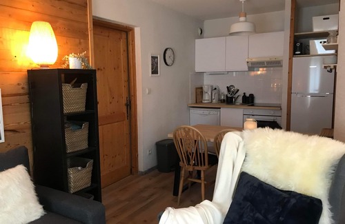 Samoens Apartment | Cozy and spacious apartment 4/6 pers. Skiing, swimming pool & sauna in Samoens