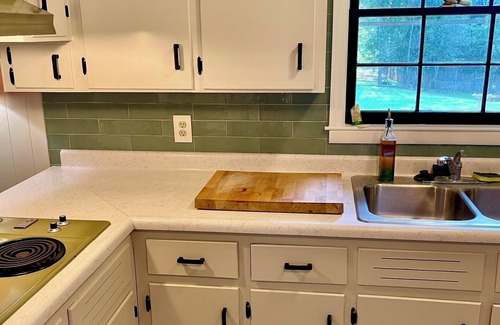 Athens House | Cozy and spacious elegant living at The Betty, minutes from downtown Athens, GA.
