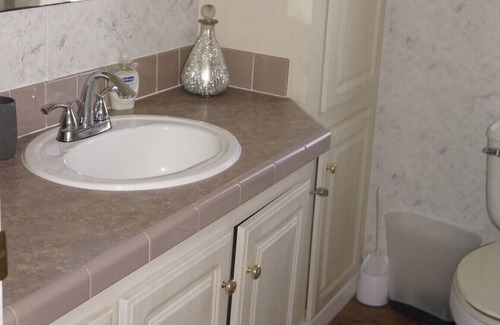 Taylor Creek House | Cozy and spacious one 1/1 with Living Room space fully furnished.