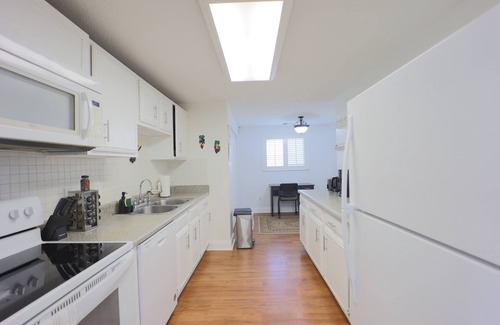 Charlotte House | Cozy and Spacious Ranch