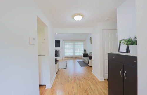 Charlotte House | Cozy and Spacious Ranch