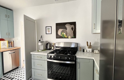 Beach Barber Tract Cottage | Cozy and Stylish Beach Cottage in La Jolla near Windansea Beach
