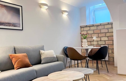 Meidling Apartment | Cozy and Stylish Flat Close to Schönbrunn Palace