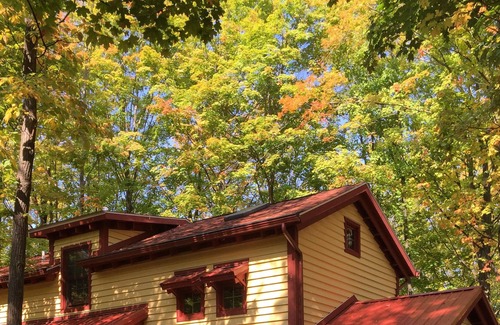 Fennville Cottage | Cozy and unique cottage #5 at DollyBrook just minutes from Saugatuck