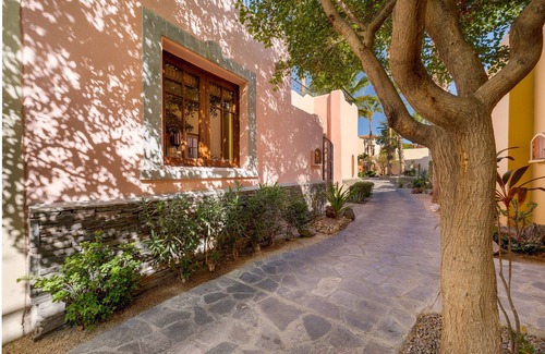 Nopolo House | Cozy and well-appointed 2-bedroom, 2-bathroom home.