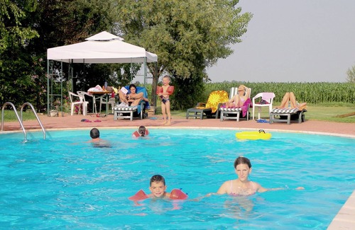 Pontecchio Polesine Other | Cozy apartment in a farmhouse in Veneto with shared swimming pool
