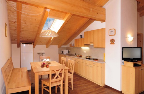 Velturno Apartment | Cozy apartment with stunning views of the mountains