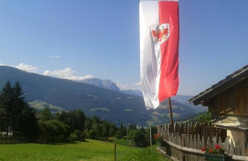 Velturno Apartment | Cozy apartment with stunning views of the mountains