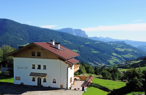 Velturno Apartment | Cozy apartment with stunning views of the mountains