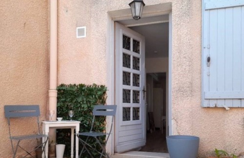 Vernay Apartment | Cozy apartment next to the "Voie Verte" Caluire ( pet-friendly!)