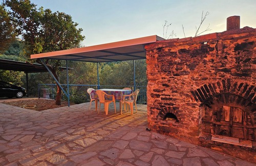 Vatolla Apartment | Cozy apartment 5 minutes from the sea: Villa Samy
