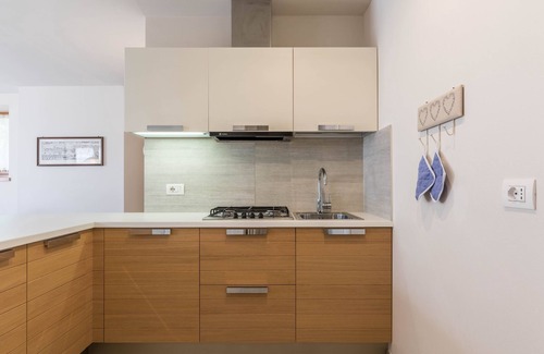 Cagno Apartment | Cozy Apartment "Casa Weekend" with Lake and Mountain Views and Wi-Fi