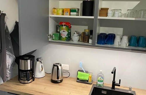 Bad Zwischenahn Apartment | Cozy apartment for 1-2 persons. The approx. 60m&sup2; large and very chic 2-room apartment for 1 to 2 persons is located on the Ahrenshof in the heart of Bad Zwischenahn.