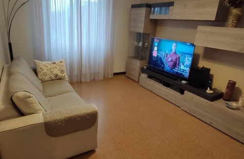 Lorenteggio Apartment | Cozy apartment equipped with every comfort, 300m from the M4 Tolstoj stop