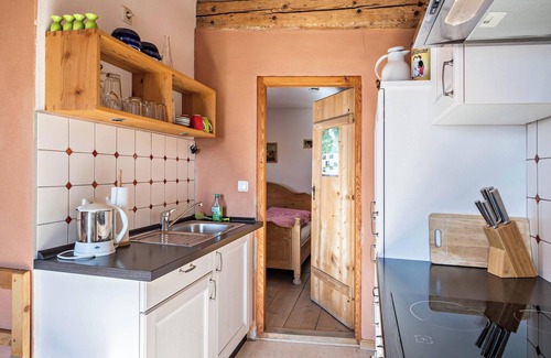 Unterammergau Apartment | Cozy Apartment "Ferienwohnung Wachsbichl" with Mountain View