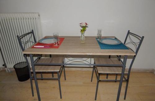 Tripoli Apartment | Cozy apartment for 2-5 people-Center Tripoli 1