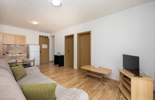 Lokva Rogoznica Apartment | Cozy apartment in Lokva Rogoznica