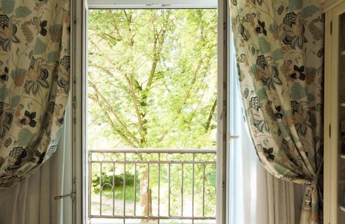 Sovetsky District Apartment | Cozy apartment in a historical building in the city center