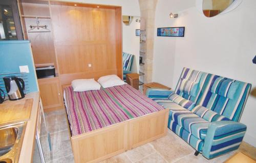 Beaucaire Apartment | Cozy Apartment In Beaucaire With Wifi