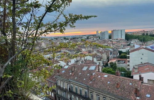 Toulouse East Apartment | Cozy apartment in charming Toulouse with WiFi, ACnGardened rooftop hyper center