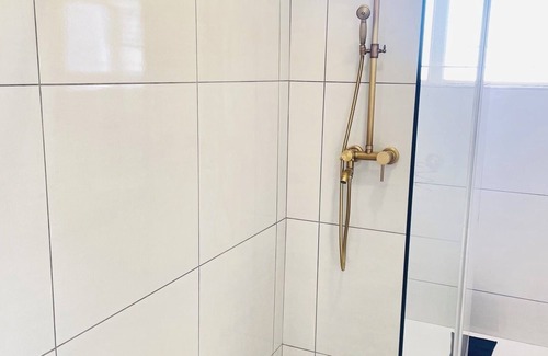Windhoek Central Apartment | Cozy apartment in charming Windhoek with WiFi, parking and peace of mind.