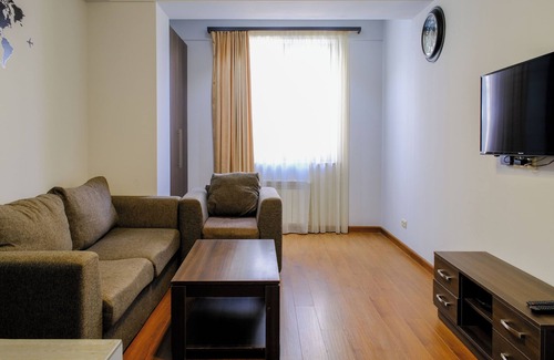 Kentron Apartment | Cozy apartment in charming Yerevan with AC, WiFi