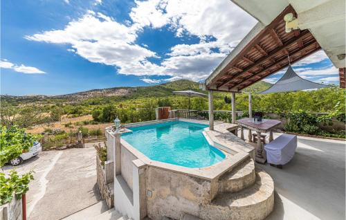 Labin Apartment | Cozy Apartment In Labin With Wifi