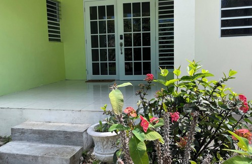Woodlands Apartment | Cozy apartment in lovely Olveston with AC, WiFi. Close to Salem and Old town.