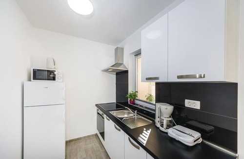 Maslenica Apartment | Cozy apartment in Maslenica with WiFi