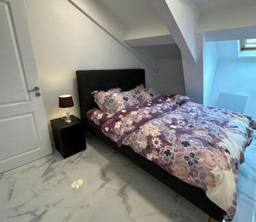 Les Fleurs Apartment | Cozy apartment in Monaco center