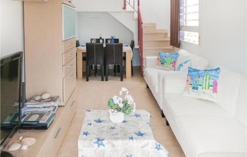 Moncofar Apartment | Cozy Apartment In Moncófar With Wifi