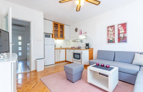Poljica Apartment | Cozy apartment in Poljica with WiFi