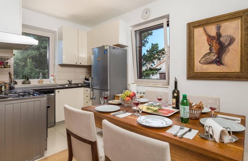 Veli Losinj Apartment | Cozy apartment in Veli Losinj with WiFi