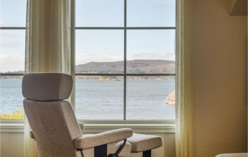 Vinnes Apartment | Cozy Apartment In Vestre Vinnesvåg